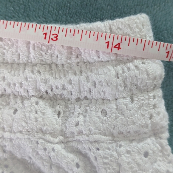 4 For $20 Kensie white eyelet shorts Medium - Picture 5 of 6